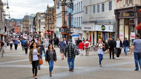 171219-image-uk_shoppers_leeds.jpg