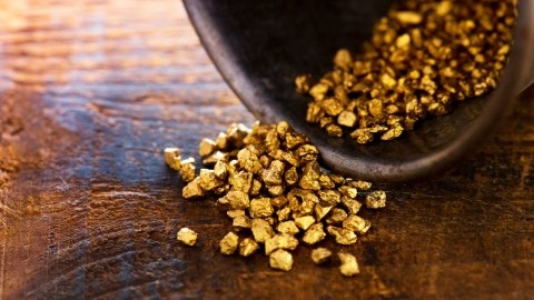 The Commodities Feed: Gold benefits from haven demand