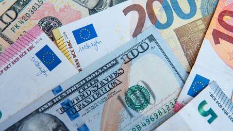Small factors combine to pressure credit 
