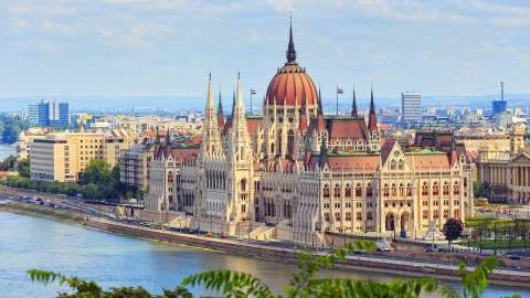 Hungary_parliament_080725.jpg