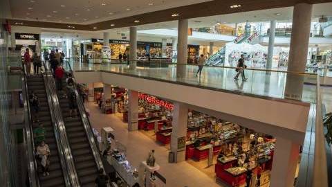 Hungarian retail sales deteriorate further