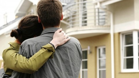 homes-mortgages-couple-buying-house.jpg