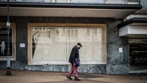 We expect the eurozone economy to enter a shallow recession in the current quarter