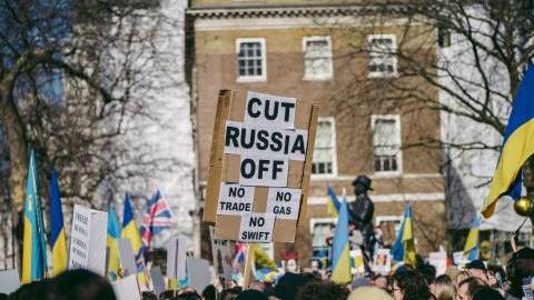 Three scenarios for energy prices and the global economy
