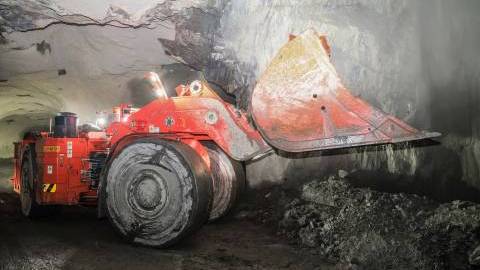 Iron ore slump shows Chinese economy is still struggling 