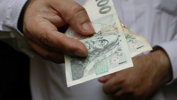 We believe that the depreciation pressure on the koruna will continue Source:
