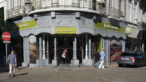 Shoppers in Verviers, Belgium