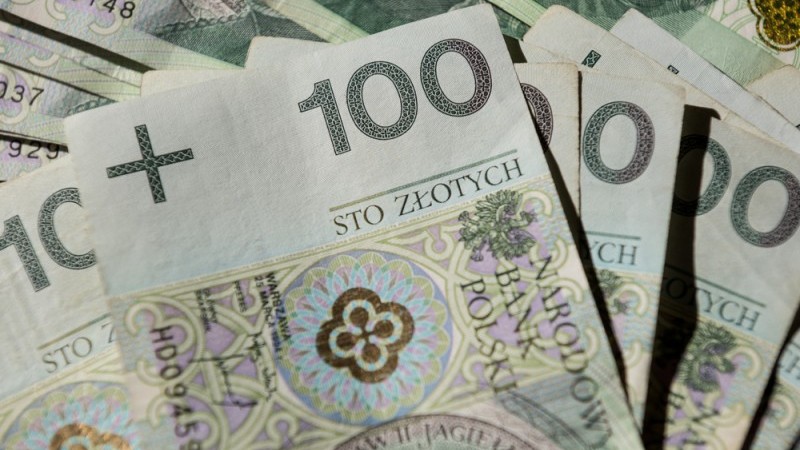 Polska: Umiarkowany deficyt na rachunku bieżącym w lipcu, eksport ożywienia |  Pstryknąć