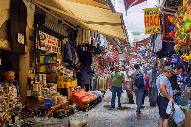 Turkey: Current account deficit slightly widened in December