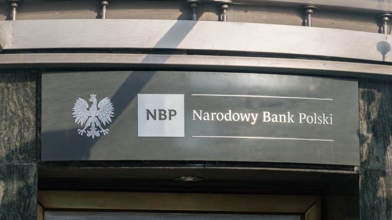 Narodowy Bank Polski utrzymuje stopy procentowe na niezmienionym poziomie, obniżka mało prawdopodobna |  Pstryknąć