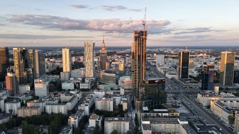 Polska w globalnych łańcuchach dostaw: globalne szanse i lokalne ryzyka |  raport
