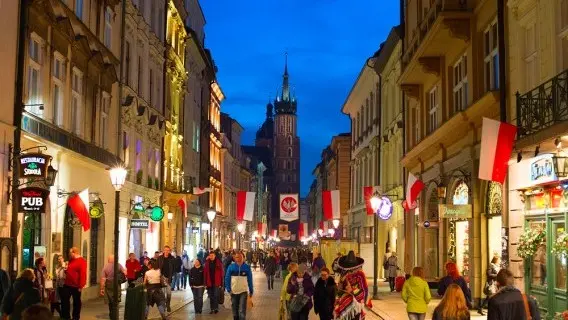 010218-image-Poland-shopping-highstreet.jpg