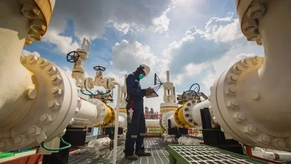 071223-image-oil_rig_worker_uncaptioned.jpg