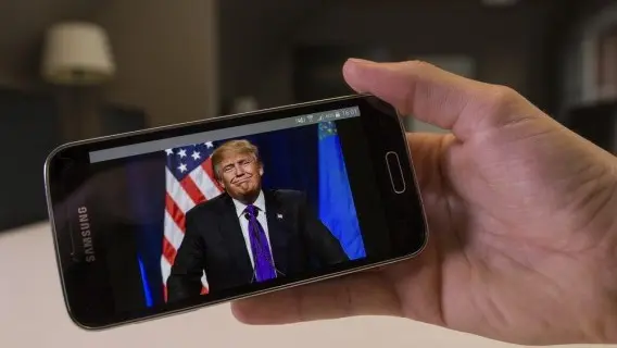 130418-image-trump_on_phone.jpg