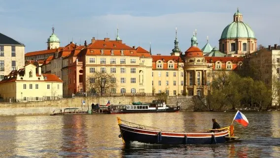 170725-imahe-czech-boat-flag.jpg