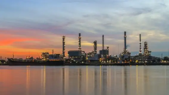 270318-Thailand-bangkok-oil-industry