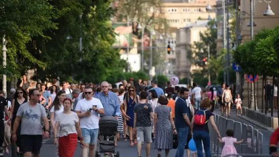 People on Calea Victoriei, Bucharest
