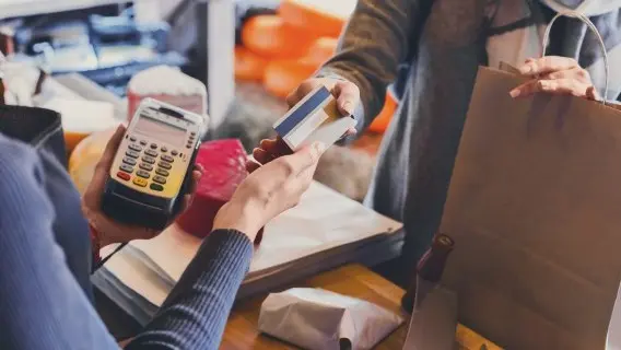 US_retail_and_credit_card_151123.jpg