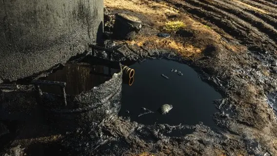 Recent reports suggest Iran encountered an oil leak yesterday near its top export terminal in the Persian Gulf