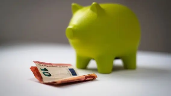 European consumers see 2026 as another year to keep saving, benefiting neither households nor the wider economy