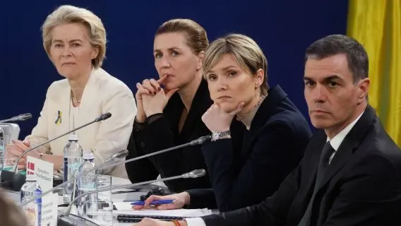 EC President Ursula von der Leyen, with the Danish, Icelandic and Spanish Prime Ministers in Kyiv