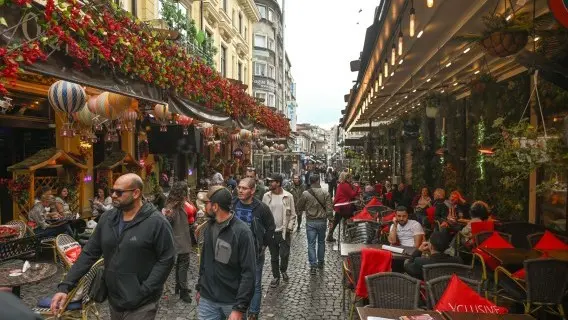 Shoppers in Bucharest
