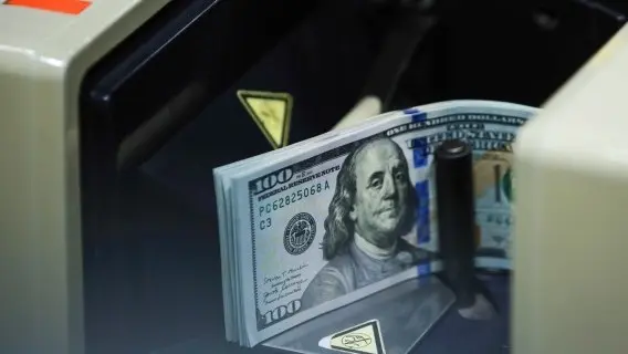 Better global growth, de-basement fears and weak fiscal position leaves the dollar vulnerable