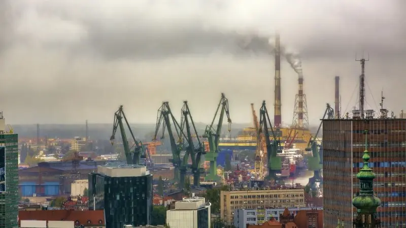 Polish manufacturing struggles to overcome weakness  