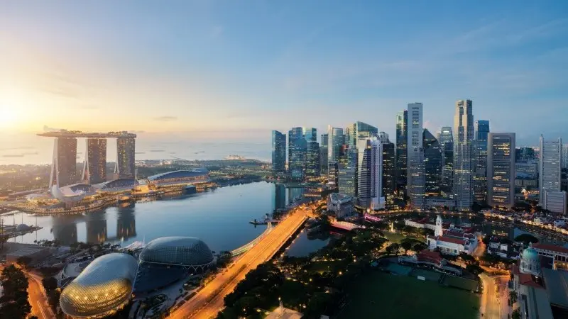 Singapore's industrial production remains in contraction