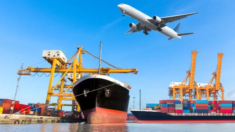 US trade deficit boosts growth outlook