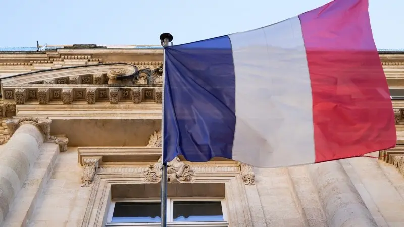 France in 2021: Growing crises make recovery uncertain