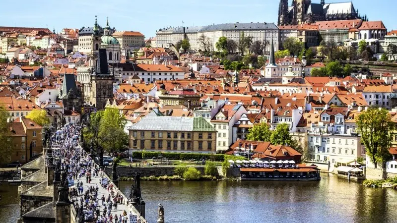 Czech GDP as expected in 1Q but risks abound