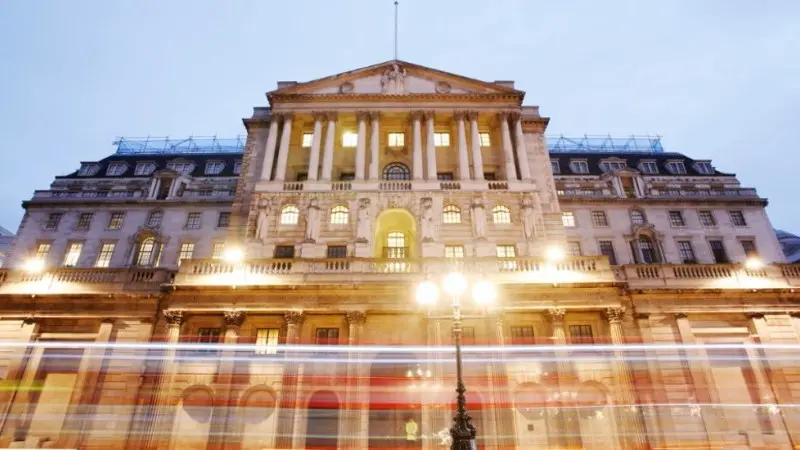 Healthier UK jobs report as wage growth beats expectations
