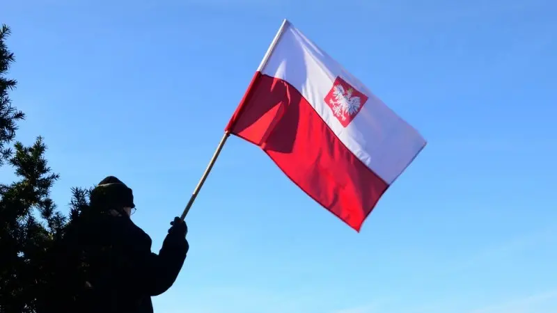 Poland: Sound economy, harsh politics