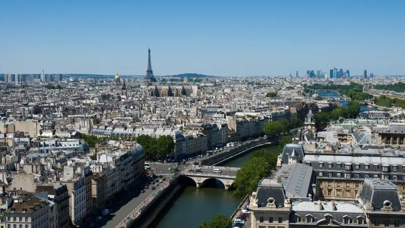 Business sentiment darkens in France, signalling a general loss of economic dynamism