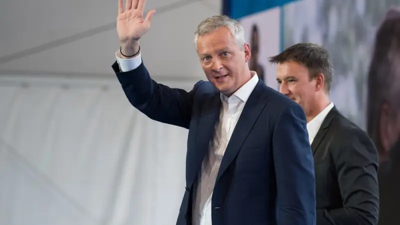 French public deficit below 3% for the first time in ten years