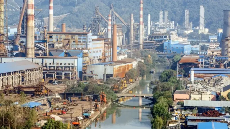 China: Trade war impact begins to bite