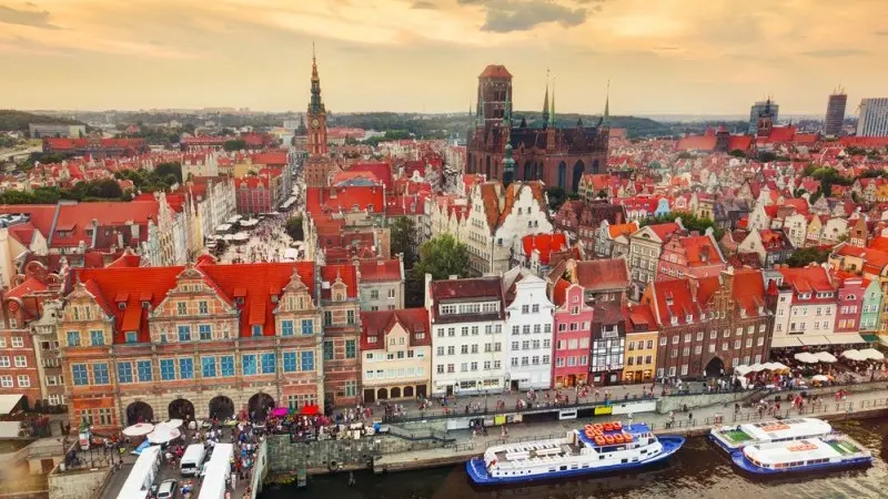 Poland:rates flat, press conference to focus on FX-loans and minimum wages