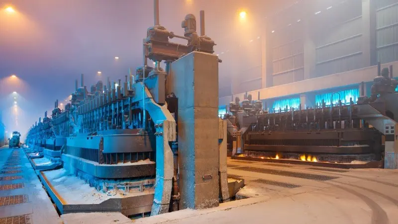 Gulf smelter cuts tighten aluminium outlook