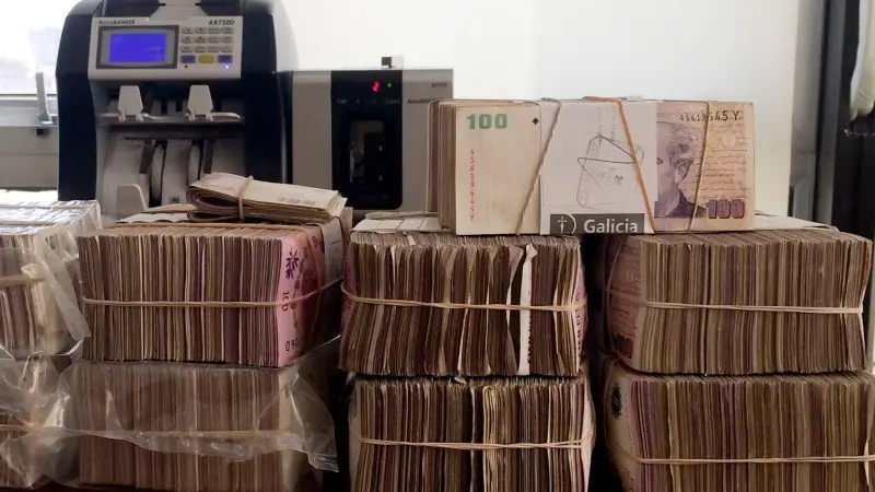 Breaking the money illusion 