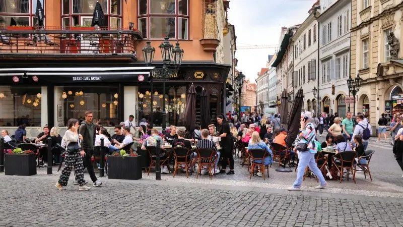 Czech PMI contracts but confidence is upbeat