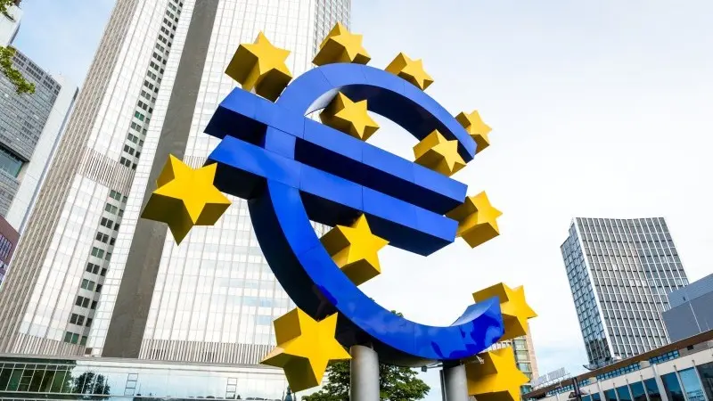 Unipolar disorder: How the euro can benefit from dollar disillusionment