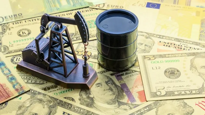 The Commodities Feed: Oil sell-off continues