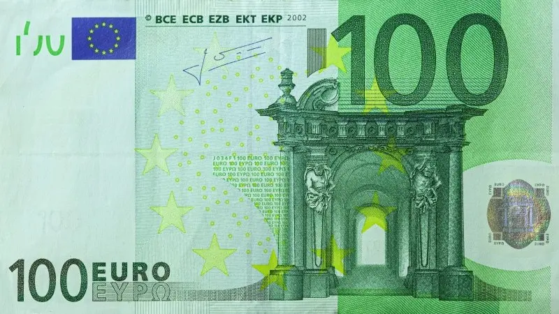Rates Spark: Eurozone bond spreads immune to deficit woes