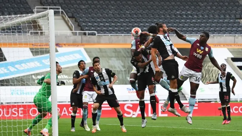 Football fandom and loss aversion: A paradox