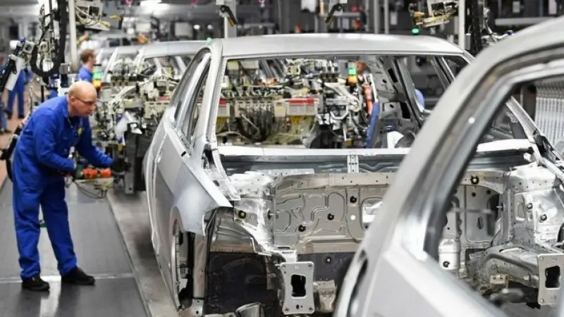 Momentum builds in US manufacturing