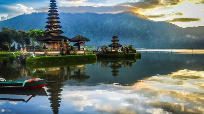 Indonesia: Trade balance returns to surplus in March