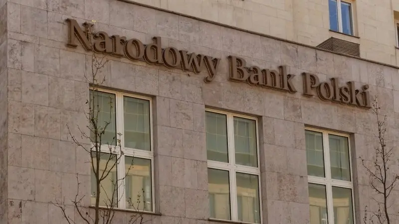 National Bank of Poland slows pace of monetary easing
