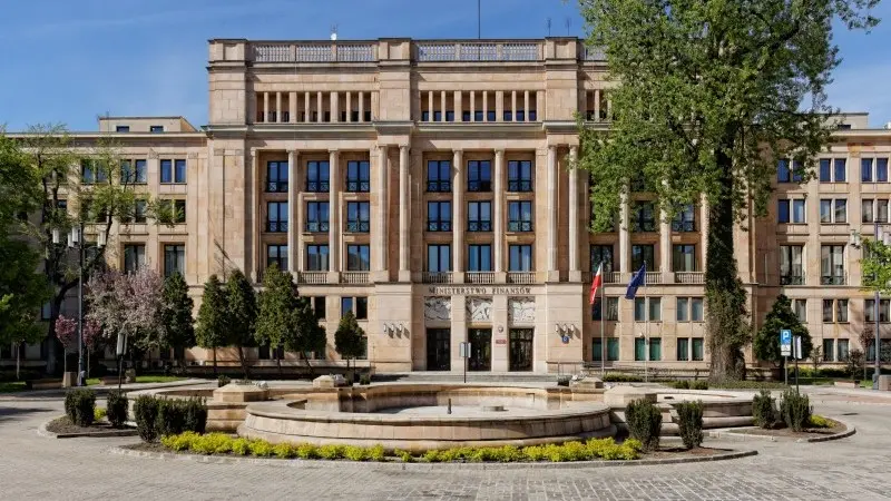 High 2024 borrowing needs in Poland no longer fundable locally