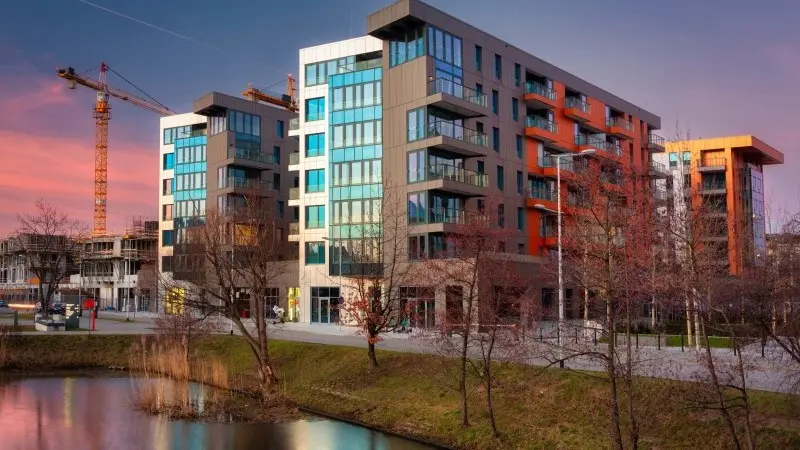 Poland: Construction output rises in November amid favourable weather